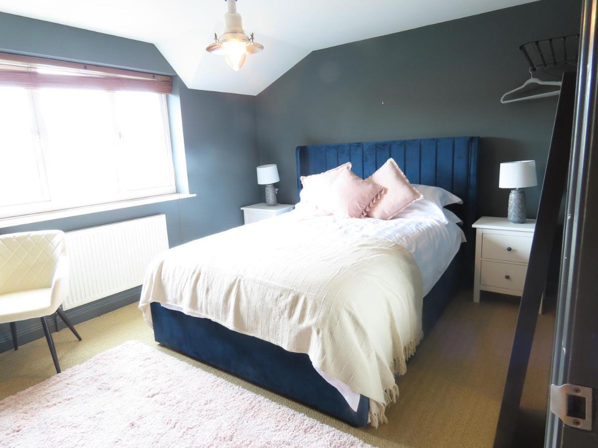 Entire Seaside Luxury Home With On Site Parking! Poole Εξωτερικό φωτογραφία