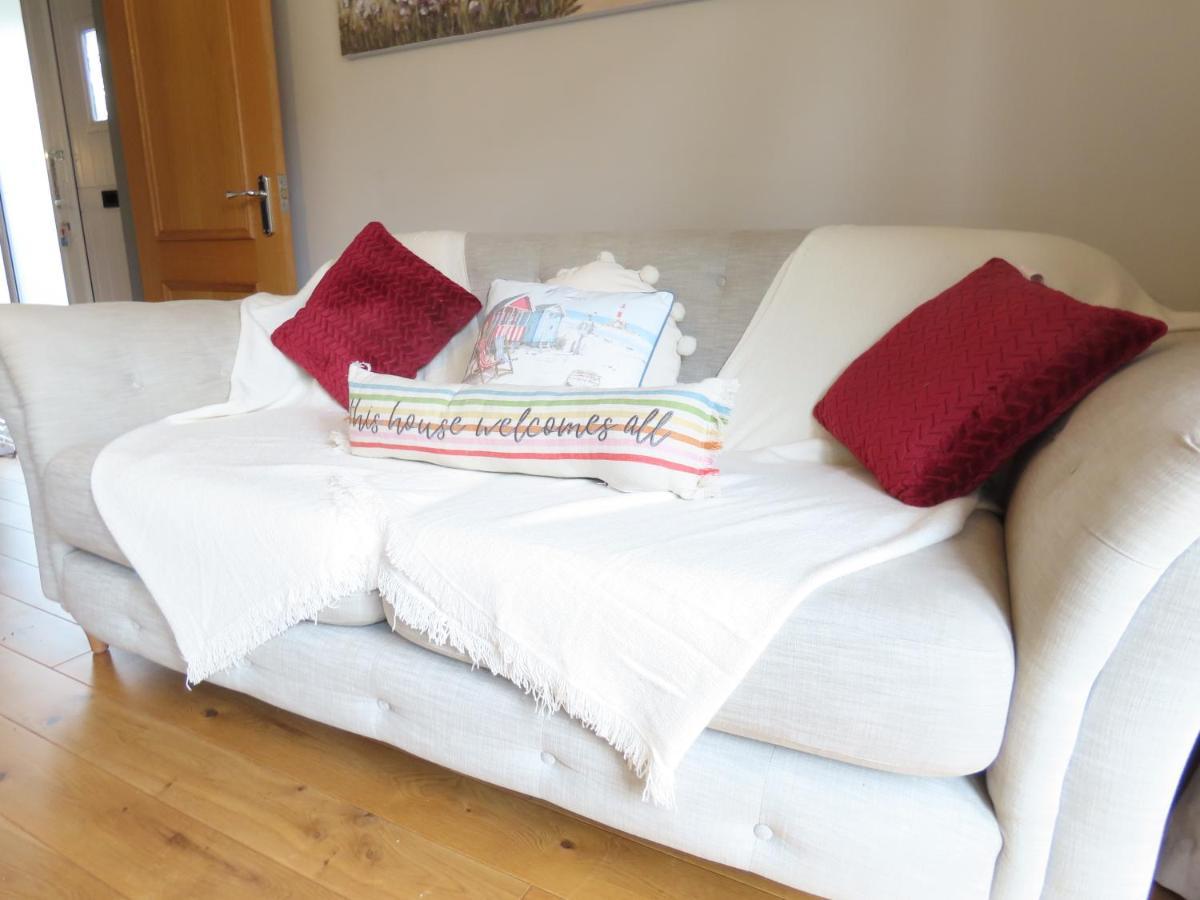 Entire Seaside Luxury Home With On Site Parking! Poole Εξωτερικό φωτογραφία