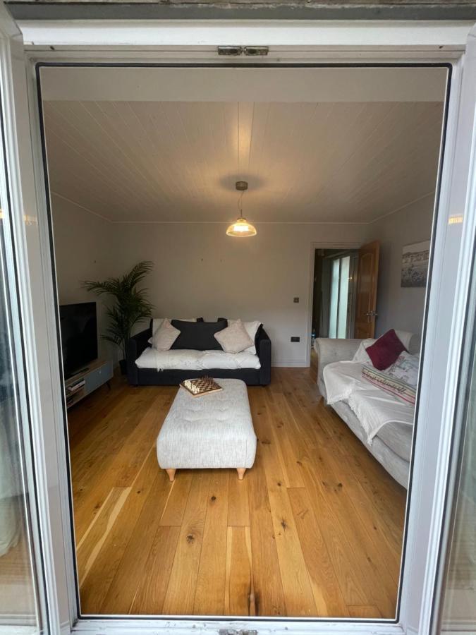 Entire Seaside Luxury Home With On Site Parking! Poole Εξωτερικό φωτογραφία